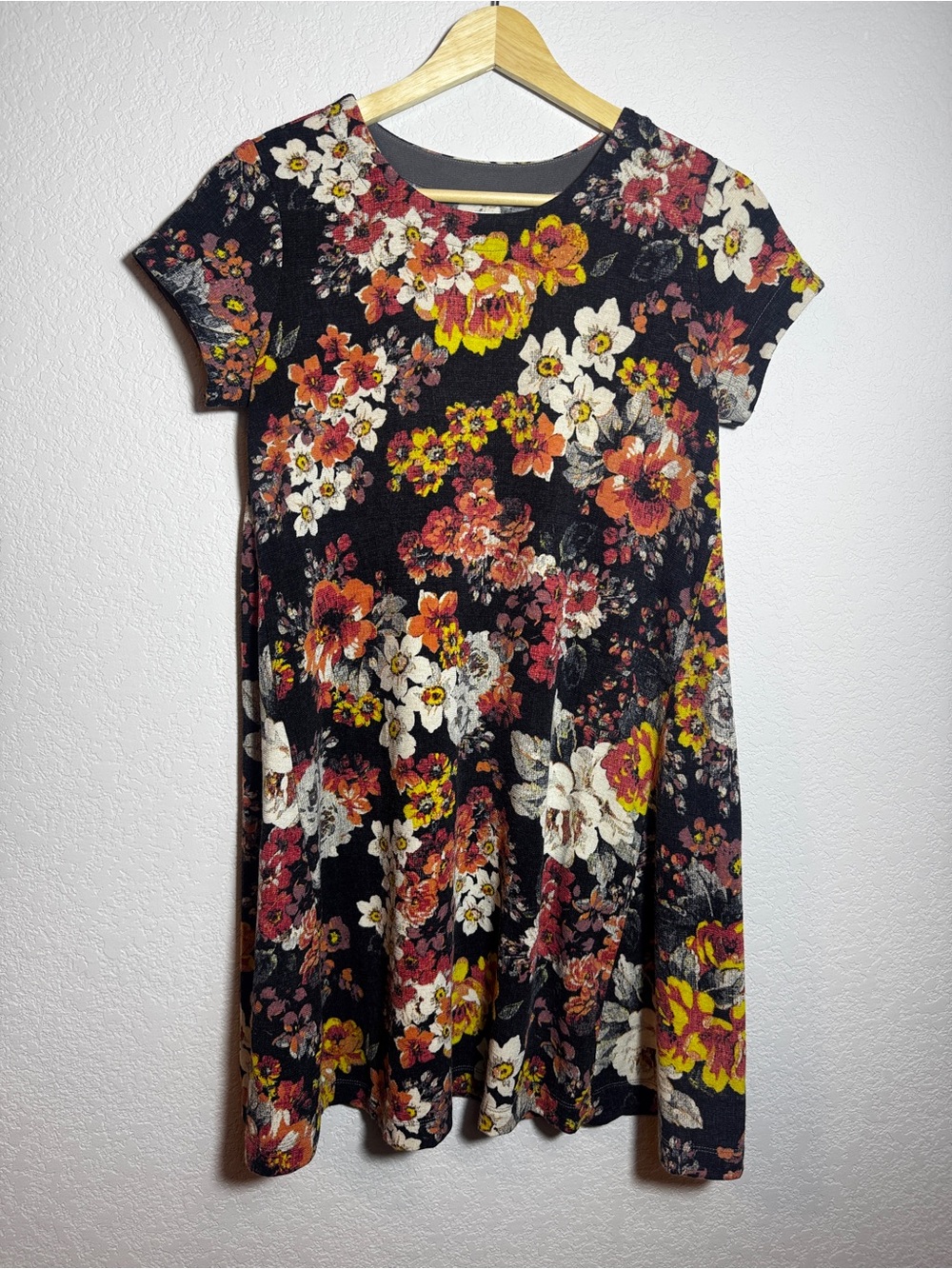 Kimchi Blue mini Dress Womens XS Floral Fit Flare Short Sleeve boho feminine